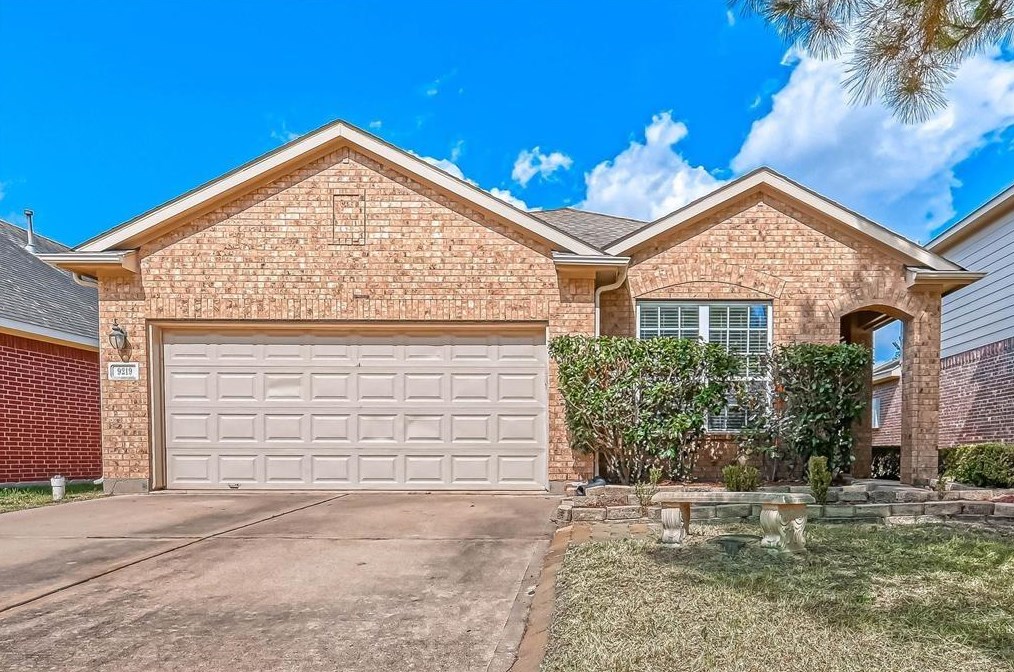 9219 Carlin Bend Ln, Houston, TX 77095