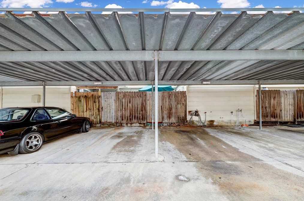 8102 Amelia Rd, Houston TX  77055-2027 exterior