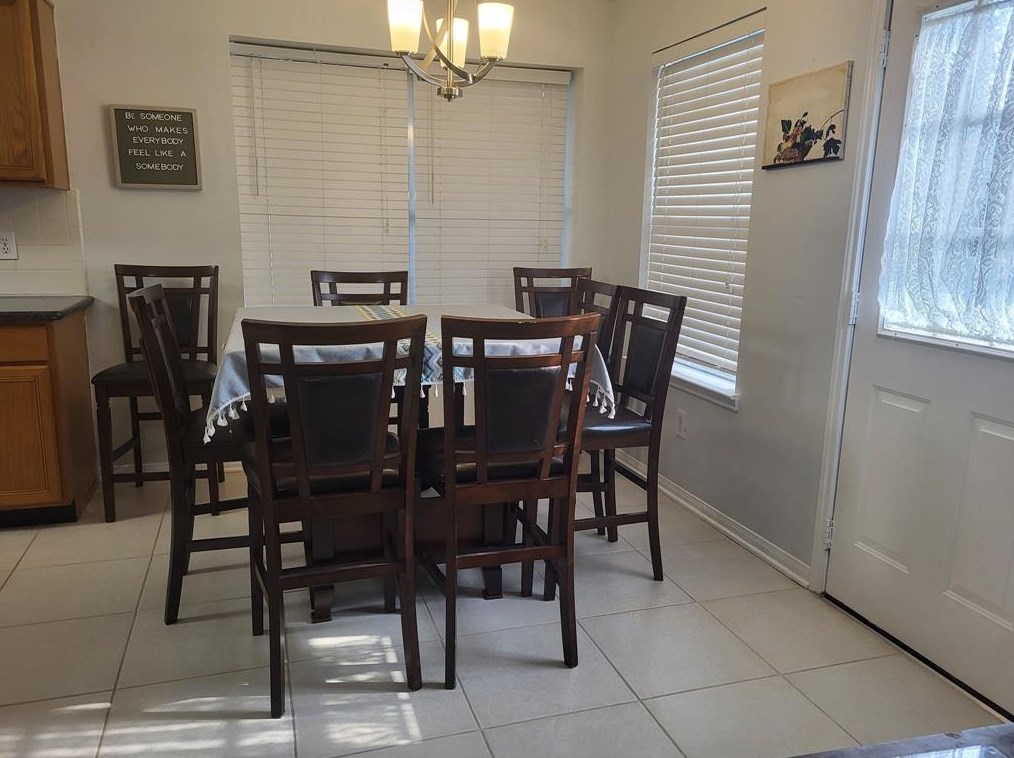 8826 Emerald Heights Ln, Houston, TX 77083-7704