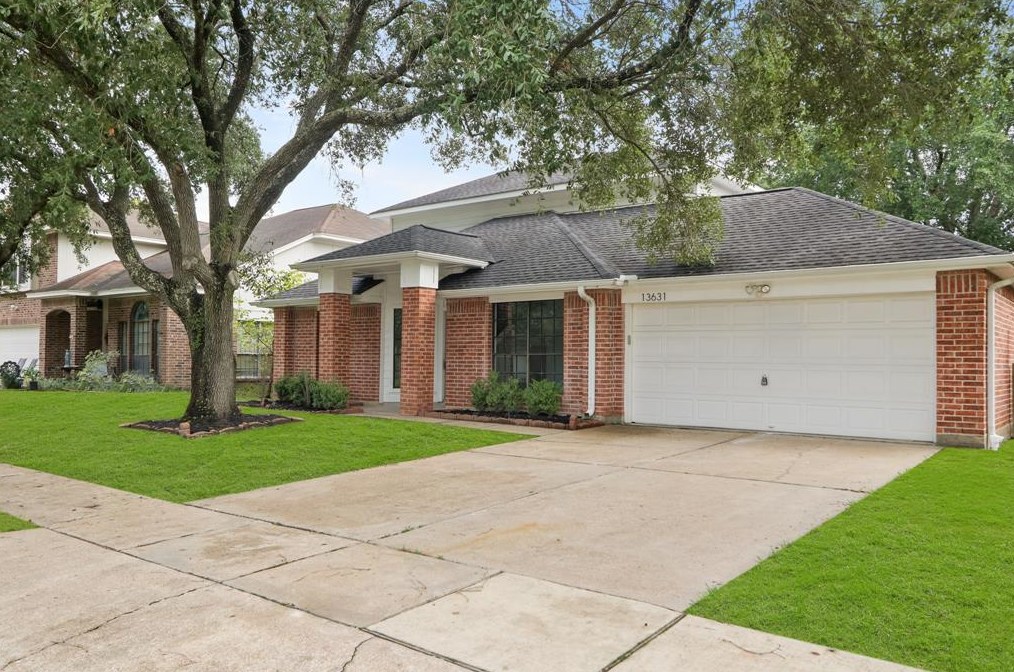 13631 Wheatbridge Dr, Houston, TX 77041