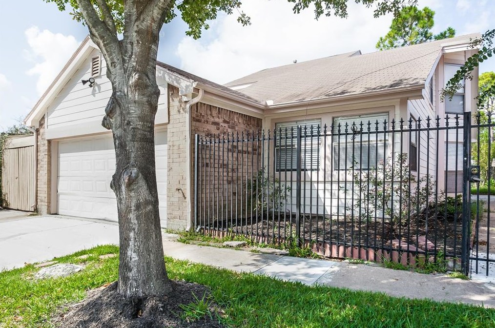 3410 Truckee Dr, Houston, TX 77082
