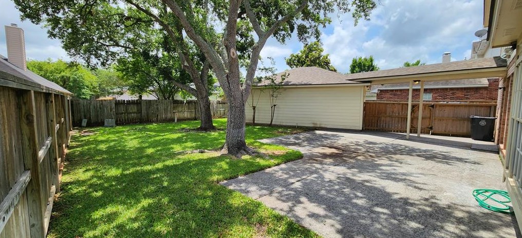 7022 Emerald Glen Dr, Sugar Land TX  77479-6260 exterior
