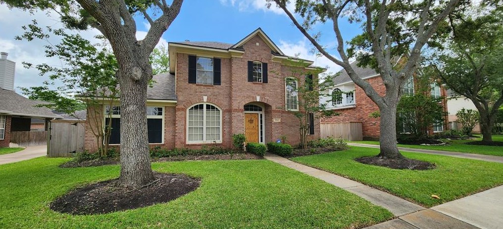7022 Emerald Glen Dr, Sugar Land, TX 77479