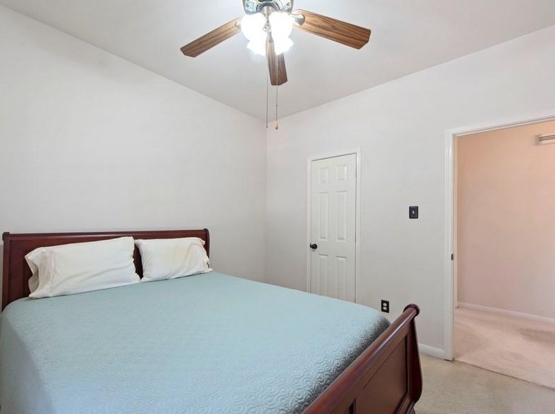 2711 Riverhollow Ln, Sugar Land TX exterior