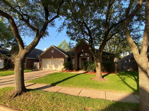 127 Chandler Ct, Sugar Land, TX 77479