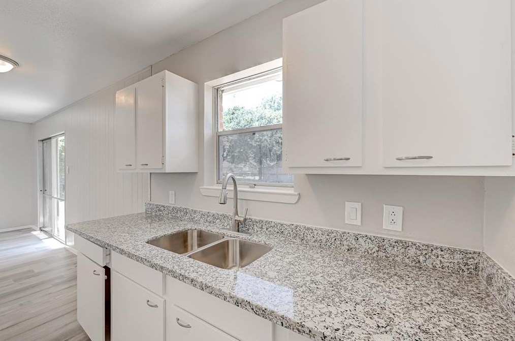 5609 Arthington St, Houston TX  77053-3007 exterior