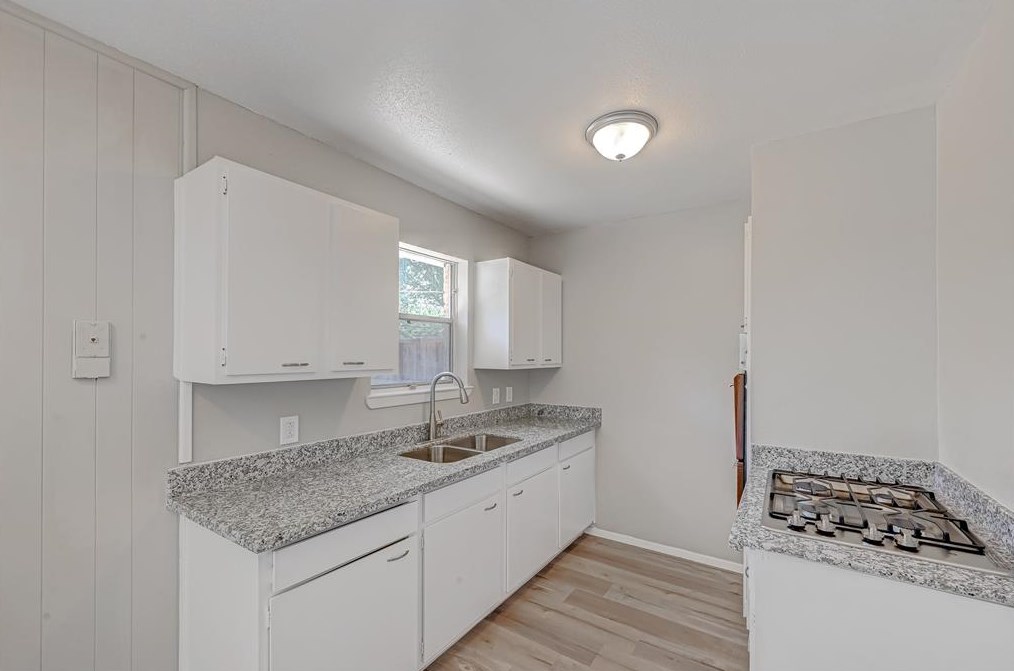 5609 Arthington St, Houston TX  77053-3007 exterior