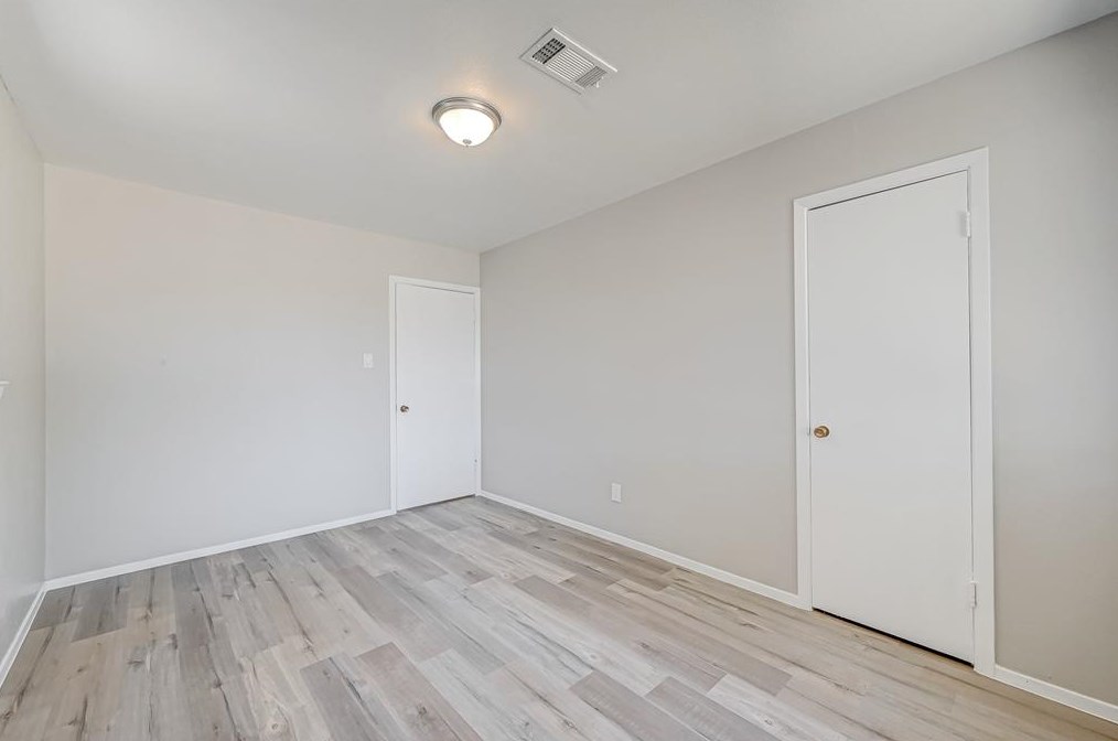 5609 Arthington St, Houston TX  77053-3007 exterior
