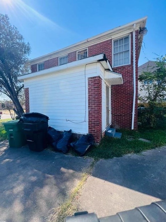 3311 Arbor St, Houston TX  77004-6351 exterior