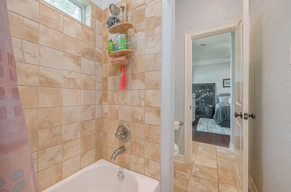 10102 Reading Rd, Richmond TX exterior