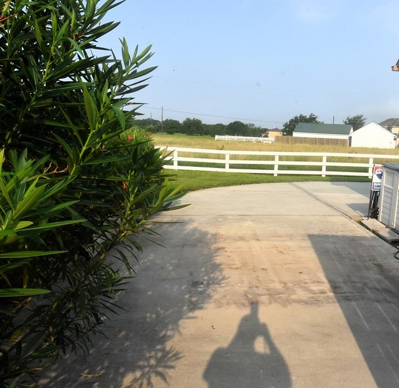 10102 Reading Rd, Richmond TX exterior