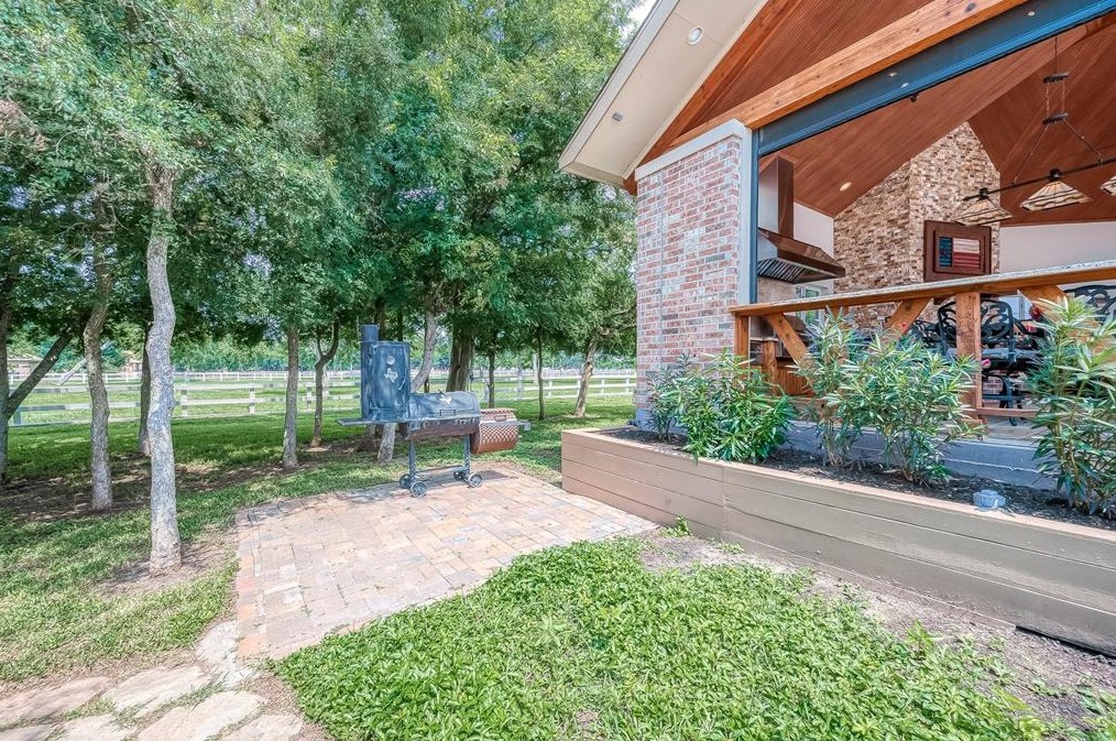 10102 Reading Rd, Richmond TX exterior