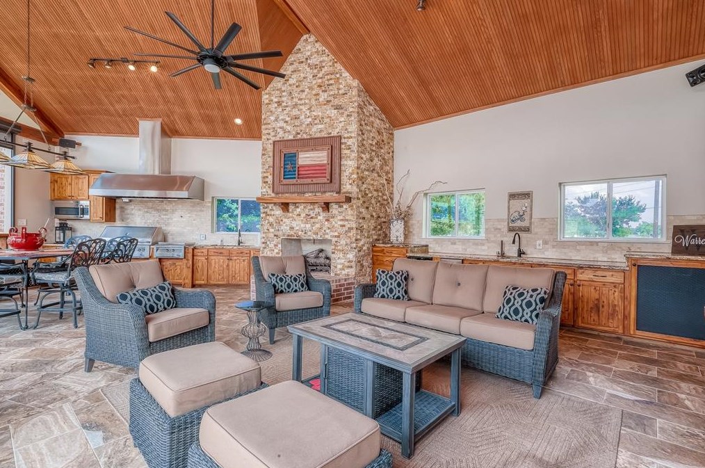 10102 Reading Rd, Richmond TX exterior