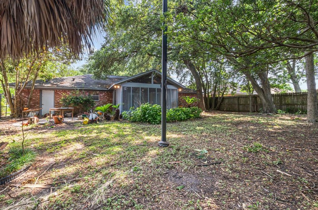 5203 Apple Spg Dr, Pearland TX 77584-1132 exterior