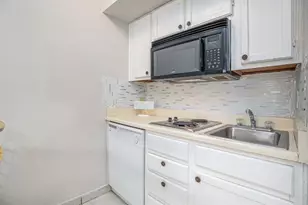6300 Seawall Blvd, Galveston, TX 77551 - Photo 8
