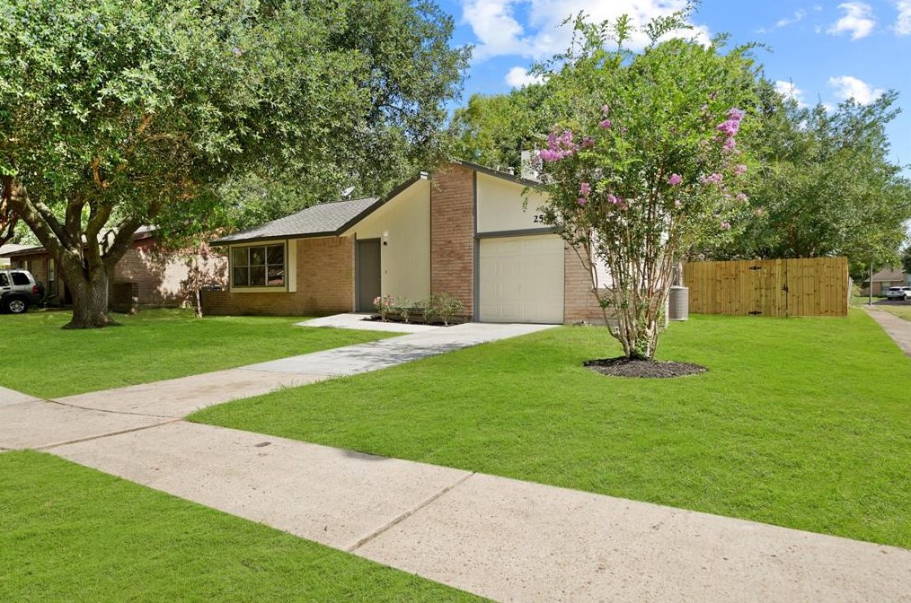2508 Merrimac Dr, League City, TX 77573-4812