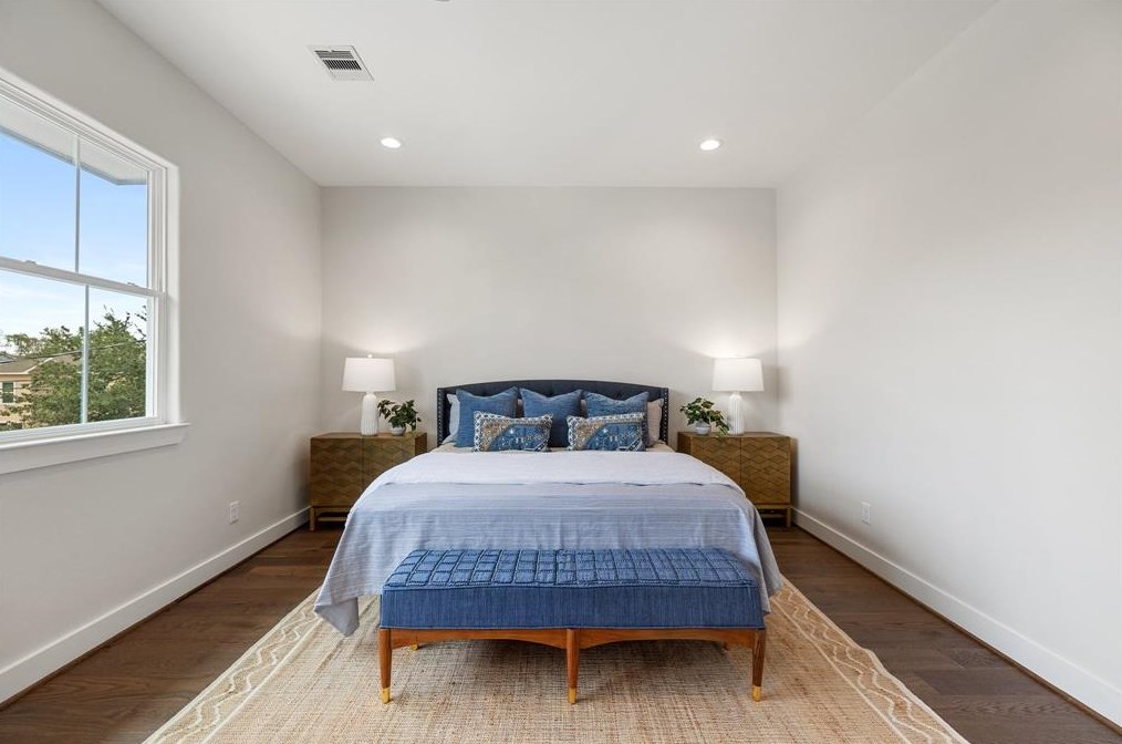 816 33 St, Houston TX  77022-5105 exterior