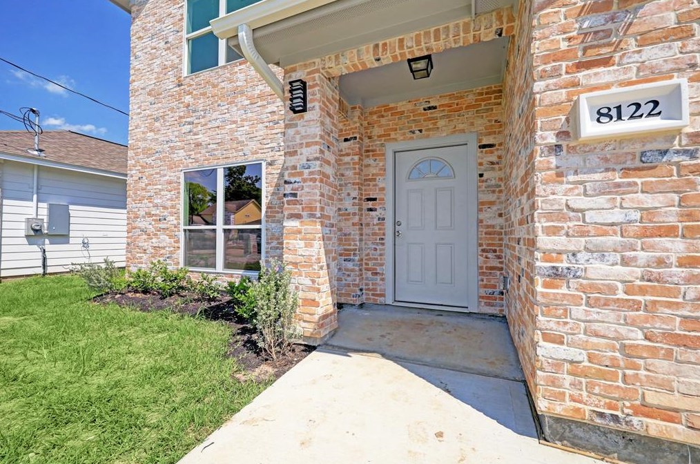 8308 James Franklin St, Houston, TX 77088-6043