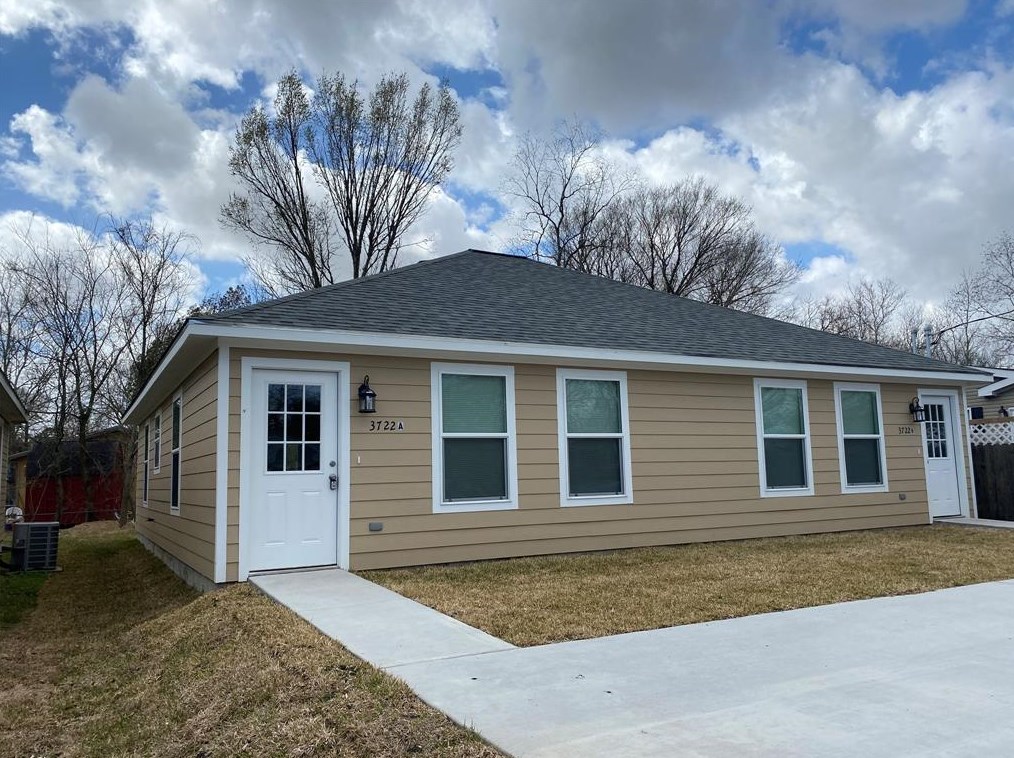 3726 Putnam Dr #b, Bacliff, TX 77518