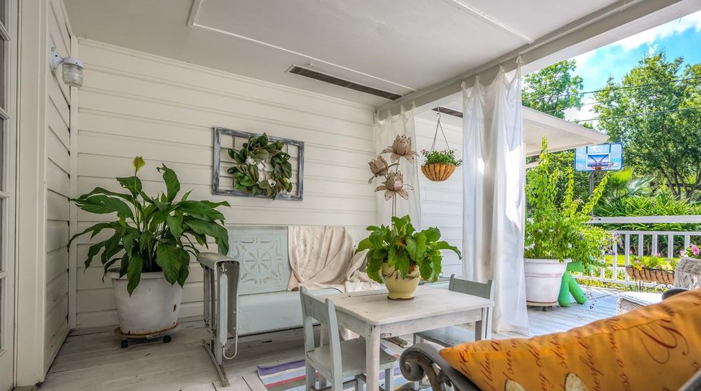 9503 Winsome Ln, Houston TX  77057-5611 exterior