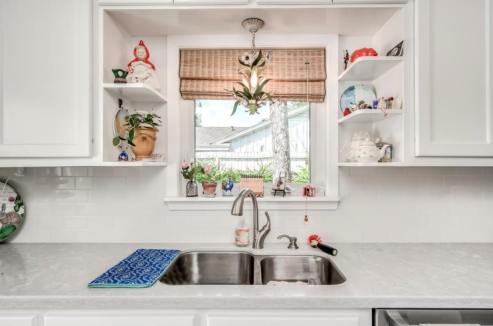 9503 Winsome Ln, Houston TX  77057-5611 exterior