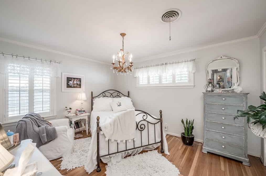 9503 Winsome Ln, Houston TX  77057-5611 exterior