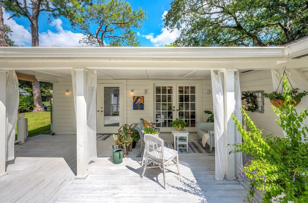 9503 Winsome Ln, Houston TX  77057-5611 exterior