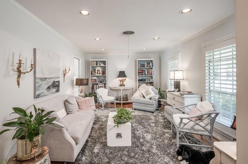 9503 Winsome Ln, Houston TX  77057-5611 exterior