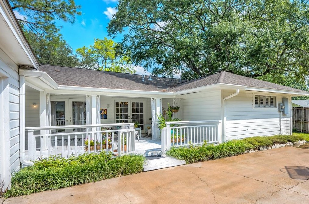 9503 Winsome Ln, Houston TX  77057-5611 exterior