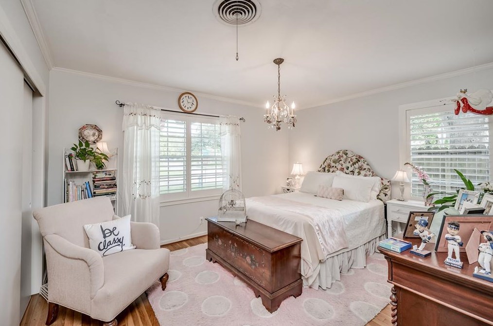 9503 Winsome Ln, Houston TX  77057-5611 exterior