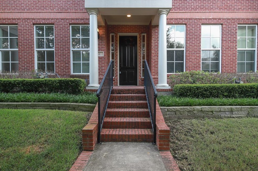 34 Islewood Blvd, Spring, TX 77380-2855