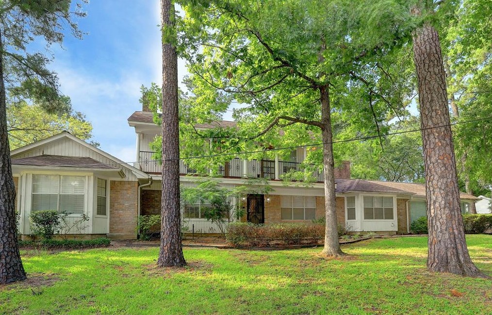 1212 Wilson Rd, Conroe, TX 77301