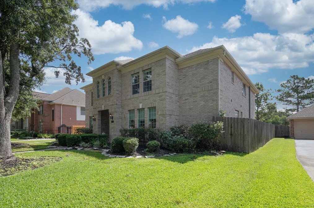 707 Woodcastle Bnd, Houston, TX 77094-1149