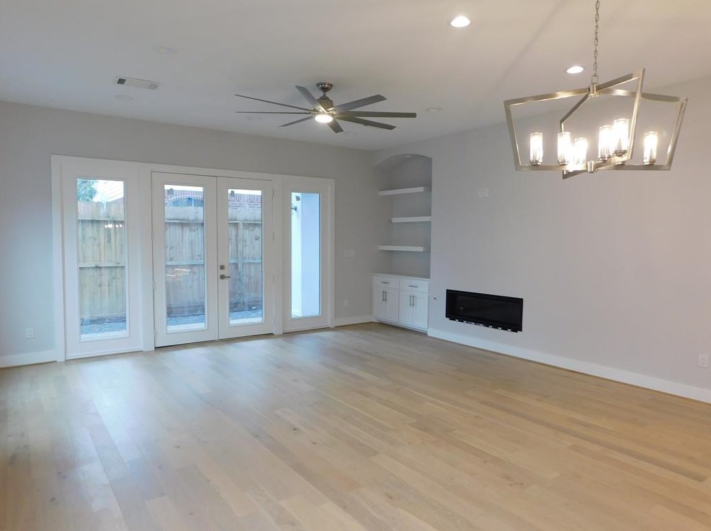 906 Knox St, Houston TX  77091-2212 exterior