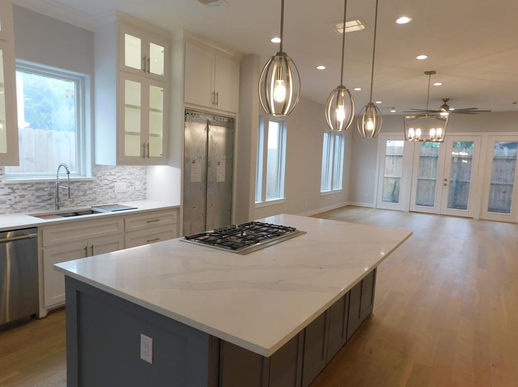 906 Knox St, Houston TX  77007-5120 exterior