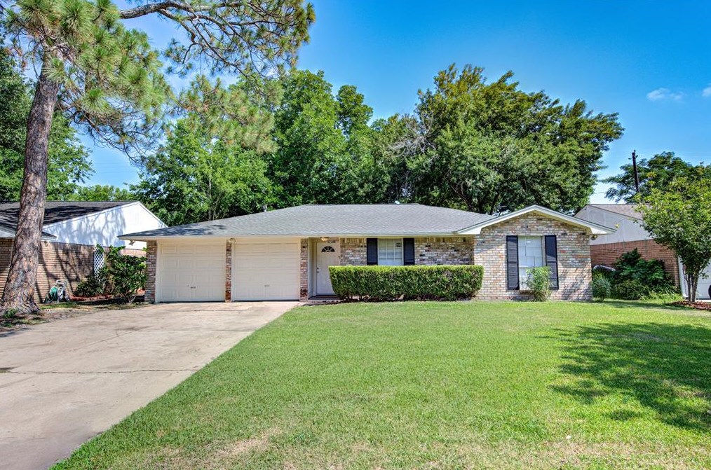 5730 Southminster Dr, Houston, TX 77035