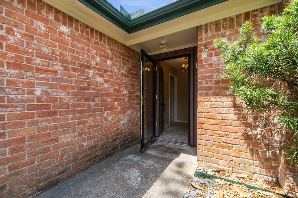 11815 Double Tree Dr, Houston, TX 77070-5301