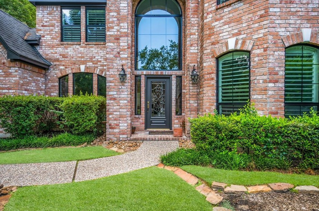 15 Graceful Elm Ct, Spring, TX 77381-4832