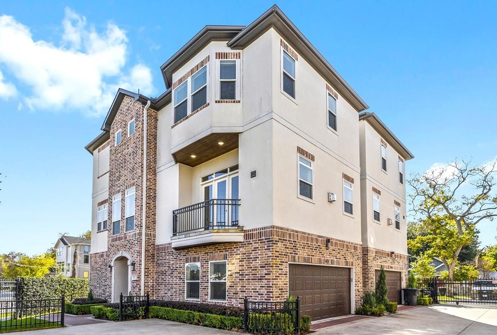 1019 28 St, Houston TX 77008-2015 exterior