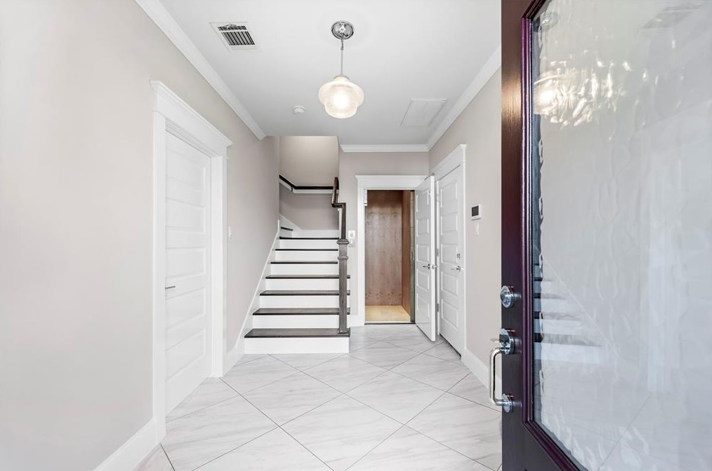 1019 28 St, Houston TX 77008-2015 exterior