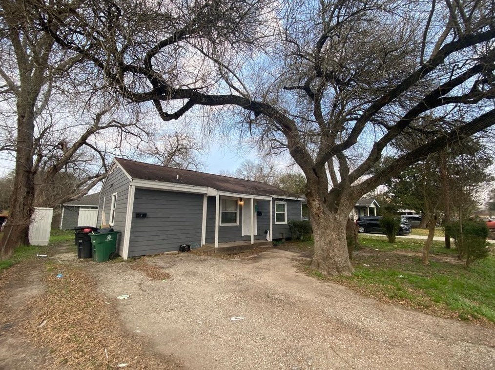 5301 Higgins St #a, Houston, TX 77033