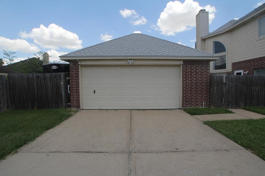 13014 Taylor Ln, Stafford, TX 77477