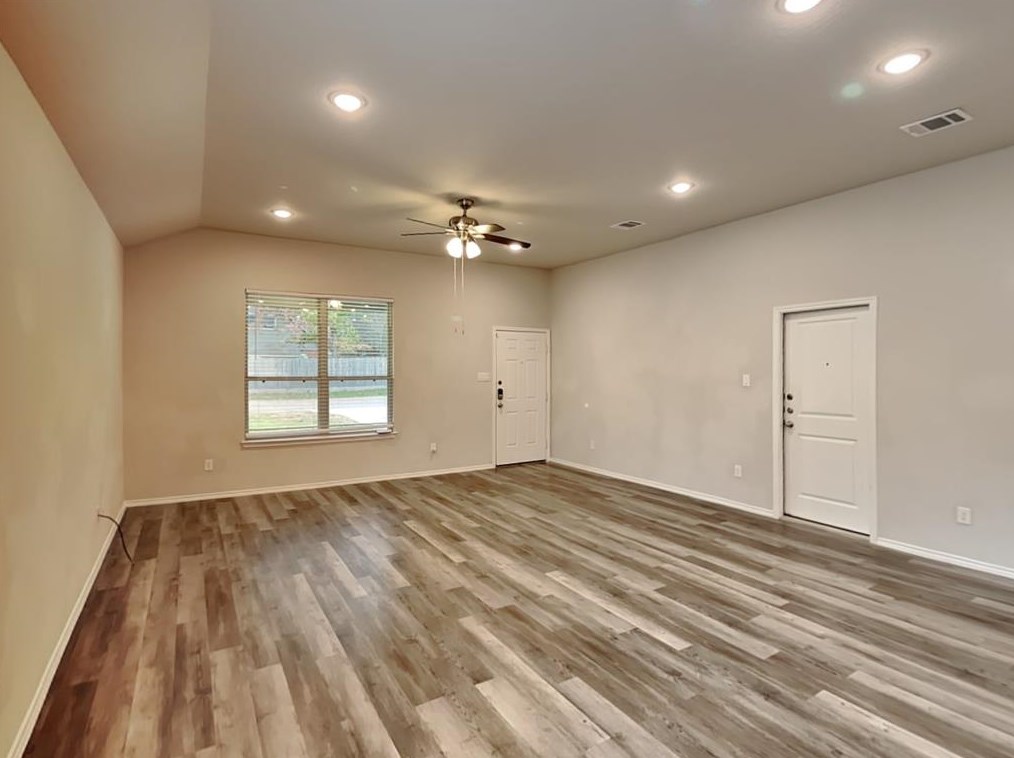 80 Cheyenne Ct, Conroe, TX 77304