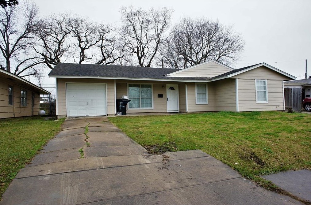 655 Marleen St, Houston, TX 77034