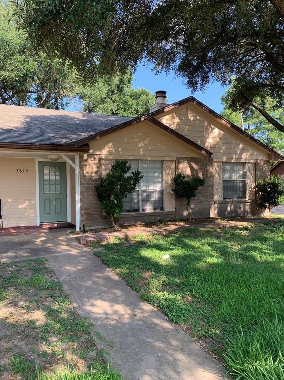 3810 Meadow Place Dr, Houston, TX 77082