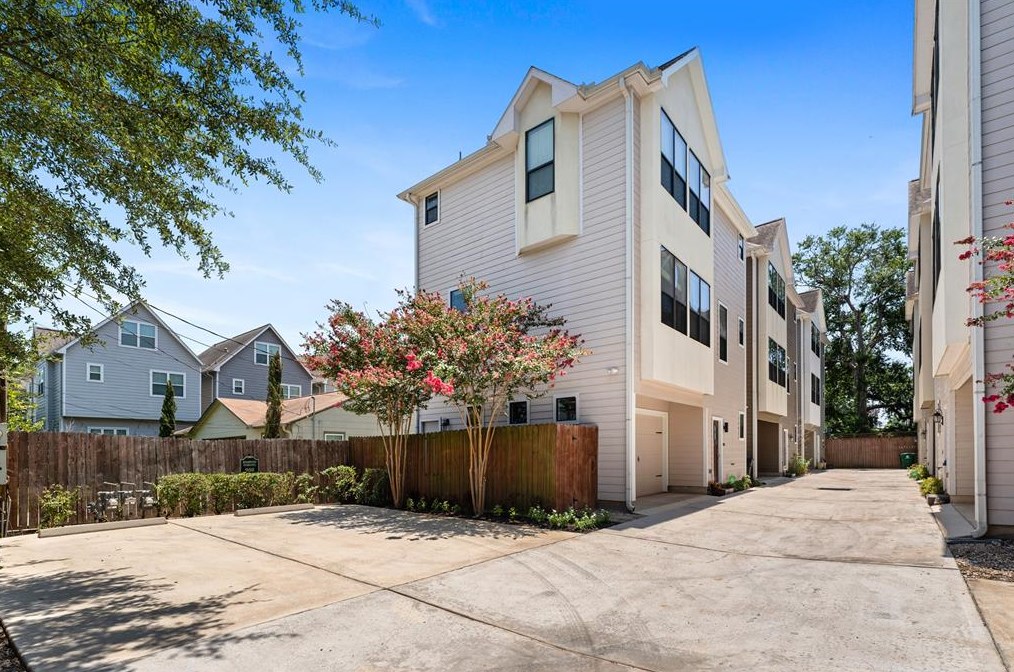 908 20 St, Houston TX 77008-3310 exterior