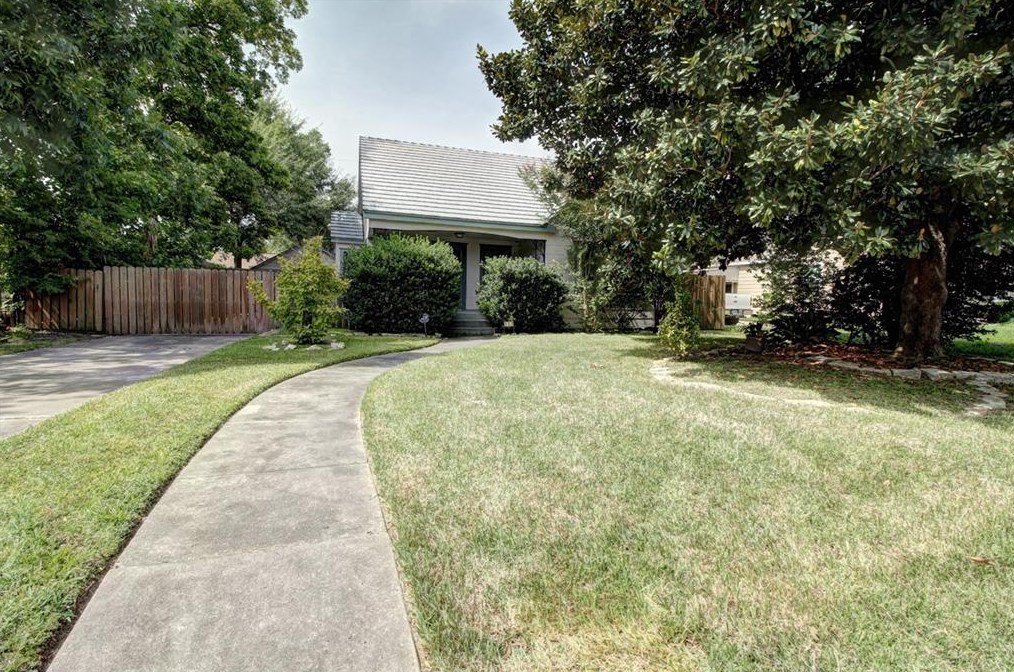 313 Joyce St, Houston, TX 77009