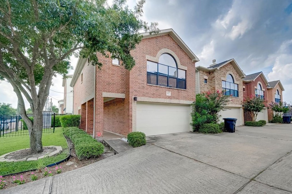 3602 Omeara Dr, Houston, TX 77025-5557