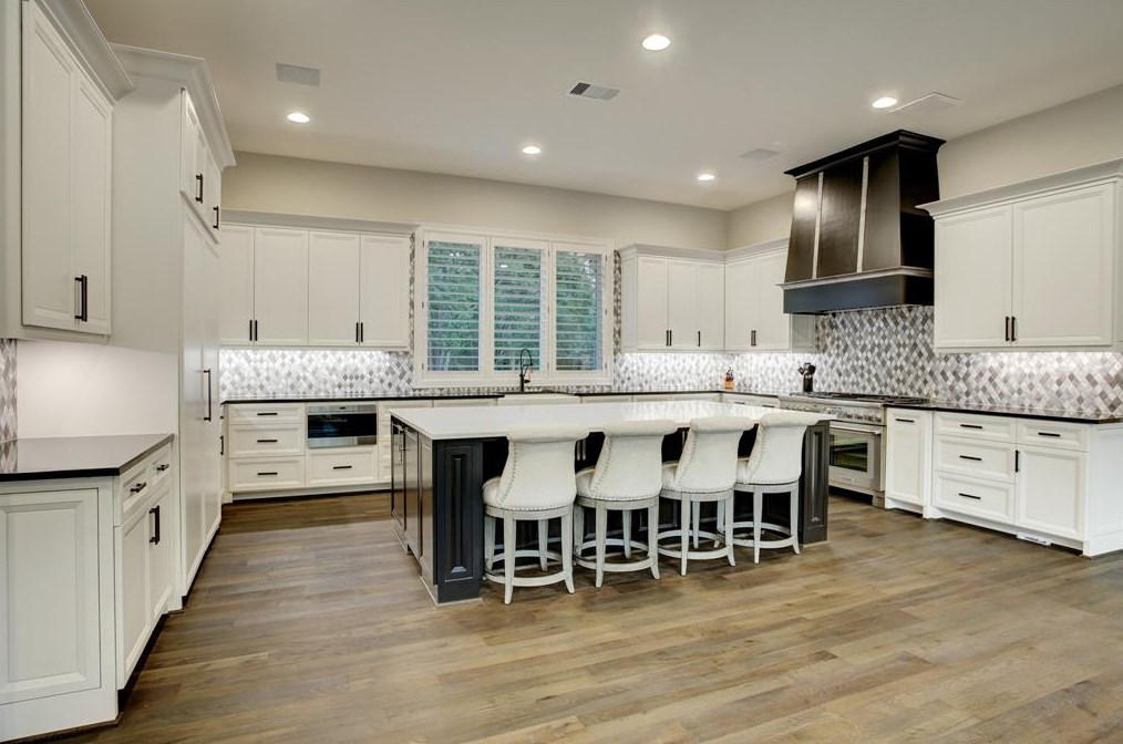 107 Fawnlake Dr, Houston TX  77079-7349 exterior