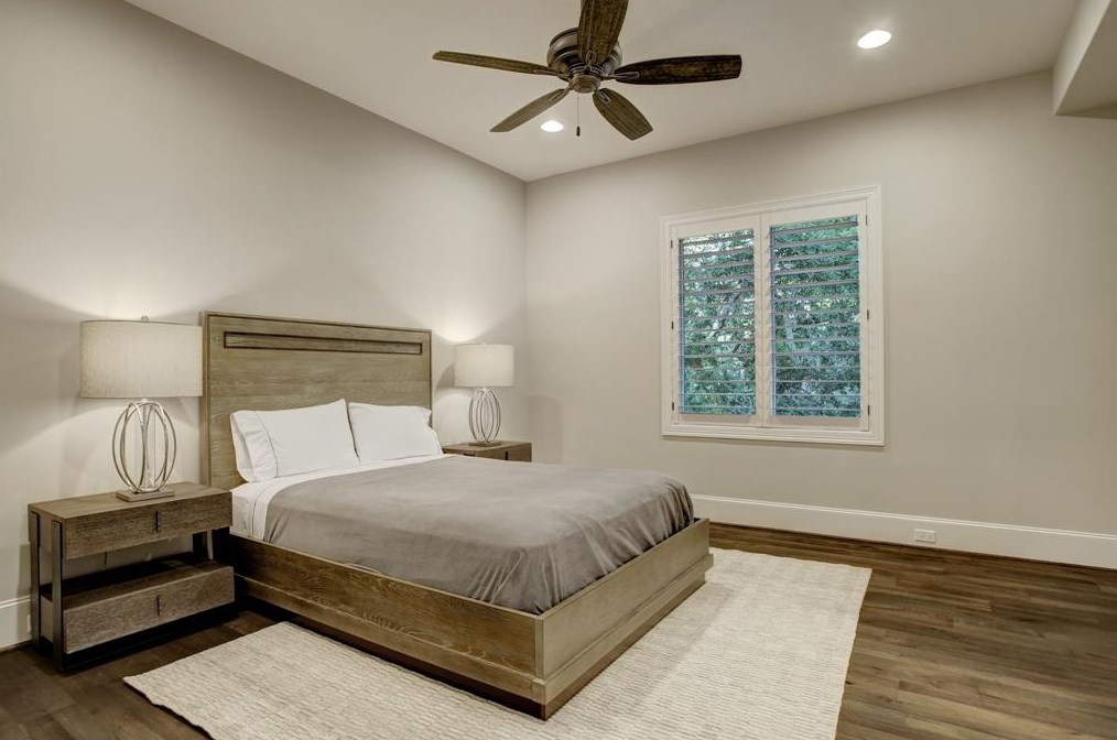 107 Fawnlake Dr, Houston TX  77079-7349 exterior